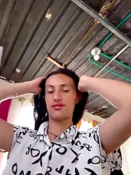 Milky cielo  online show from 12/16/25, 03:39