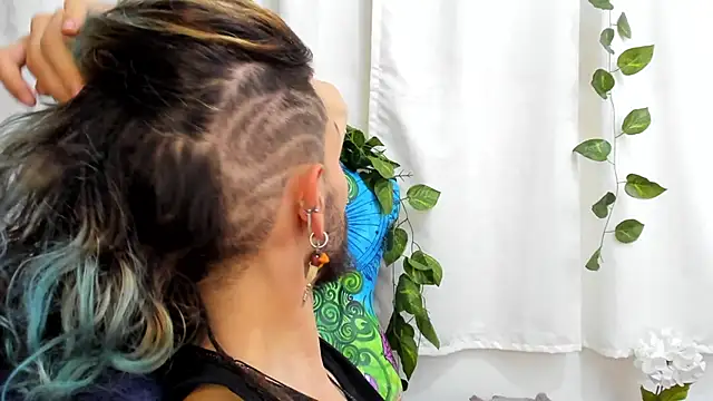 AngelDamianArt online show from 12/05/25, 09:00