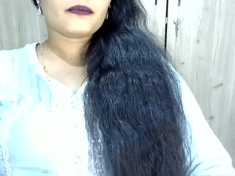 Snapshot of Muskan_Jha chatting on 04/05/26, 03:42 Muskan Jha online show from 04/05/26, 03:42