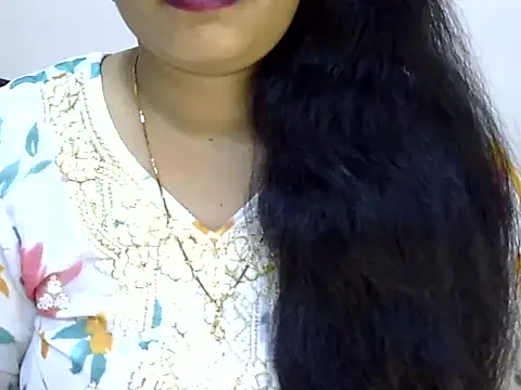 Snapshot of Muskan_Jha chatting on 04/12/26, 01:10 Muskan Jha online show from 04/12/26, 01:10
