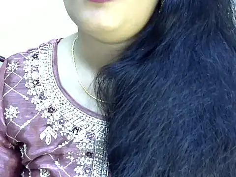 Snapshot of Muskan_Jha chatting on 05/08/26, 02:44 Muskan Jha online show from 05/08/26, 02:44