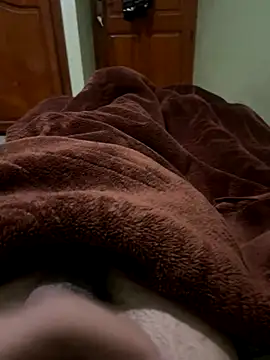 Snapshot of yassssst chatting on 11/27/25, 06:43 yassssst online show from 11/27/25, 06:43