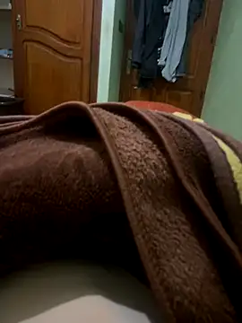 Snapshot of yassssst chatting on 12/16/25, 11:54 yassssst online show from 12/16/25, 11:54