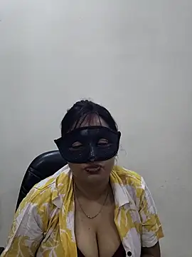 Cute-richa1 online show from 02/19/26, 05:31