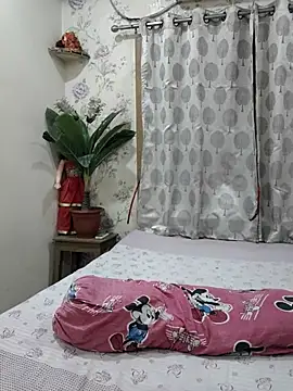 Cute-richa1 online show from 04/18/26, 07:07