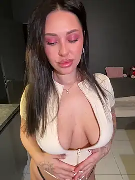 Lolla dolly online show from 11/28/25, 09:28