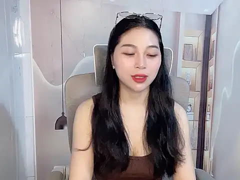 Lousii online show from 04/23/26, 02:13