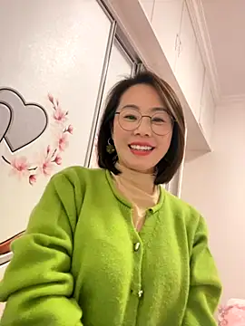 xiaoling2358 online show from 11/28/25, 01:25