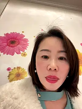 xiaoling2358 online show from 12/14/25, 07:36