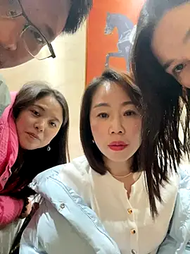 xiaoling2358 online show from 12/19/25, 01:18