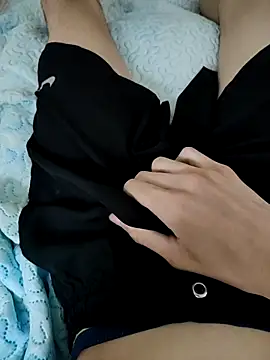 Snapshot of bnnzin chatting on 11/23/25, 06:30 bnnzin online show from 11/23/25, 06:30