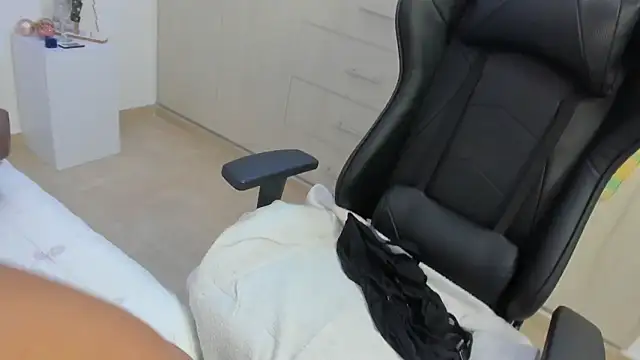 BWW-CINDY11 online show from 12/21/25, 03:35