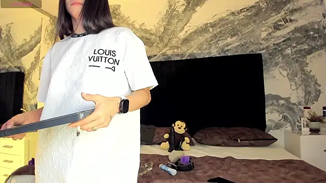 VictoriaSaenz1  online show from 12/18/25, 07:03