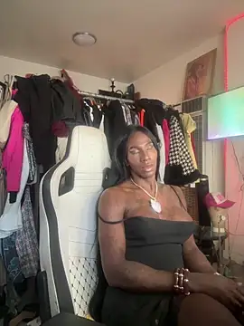 Snapshot of Motherbigbus chatting on 05/29/26, 12:19 Motherbigbus online show from 05/29/26, 12:19
