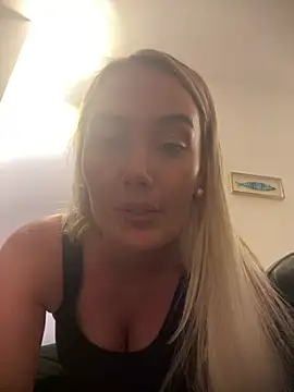 xoxohan11 online show from 05/08/26, 10:59