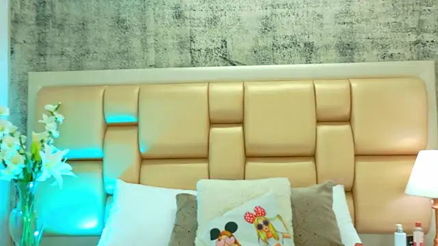 SelennaCooper online show from 11/28/25, 11:35