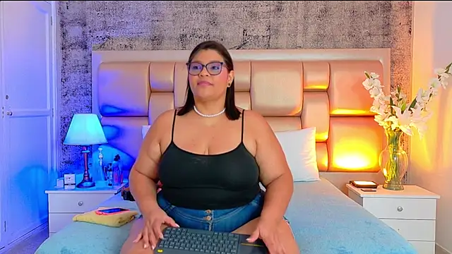 SelennaCooper online show from 07/08/26, 12:20