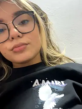 Snapshot of Xxx_Amy chatting on 11/30/25, 01:09 Xxx Amy online show from 11/30/25, 01:09