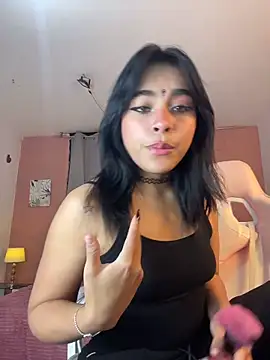 Sophie wyld online show from 11/18/25, 11:26