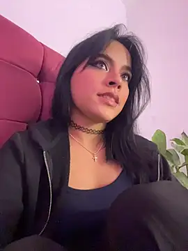 Sophie wyld online show from 11/20/25, 02:23