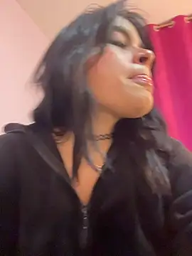 Sophie wyld online show from 11/20/25, 11:37