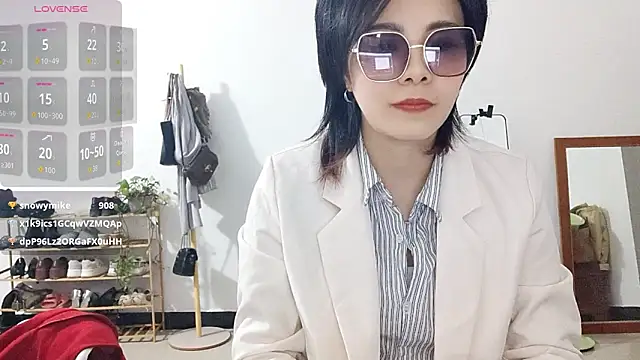 adele8731 online show from 12/03/25, 12:47