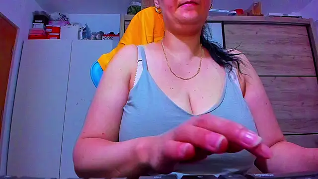 Snapshot of geniferswet chatting on 06/15/26, 09:11 geniferswet online show from 06/15/26, 09:11