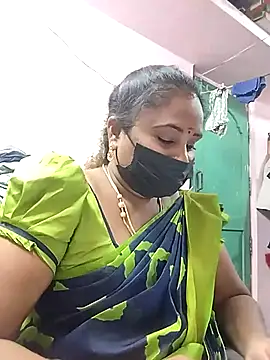 Snapshot of Tamil_devagi chatting on 12/13/25, 08:04 Tamil devagi online show from 12/13/25, 08:04