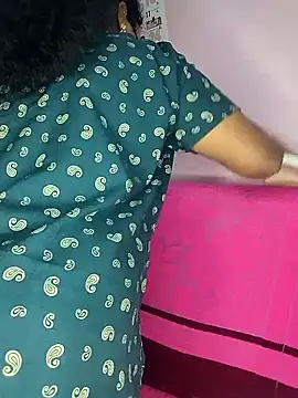 Snapshot of Tamil_devagi chatting on 01/11/26, 08:30 Tamil devagi online show from 01/11/26, 08:30