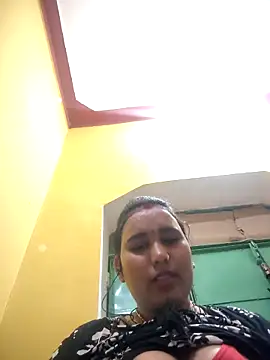 Snapshot of Sexi_soniy432 chatting on 03/03/26, 05:41 Sexi soniy432 online show from 03/03/26, 05:41