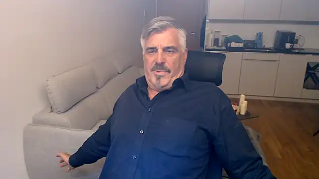 Buidapest online show from 12/17/25, 10:38