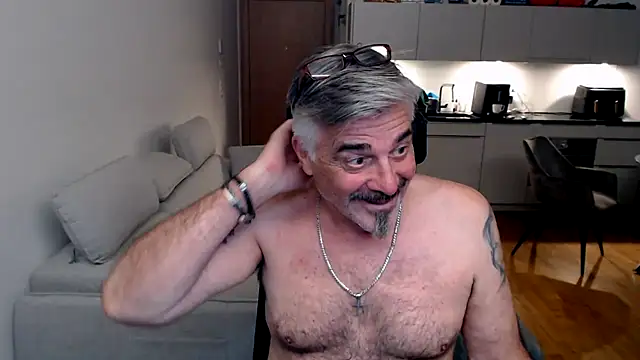 Buidapest online show from 03/04/26, 01:11