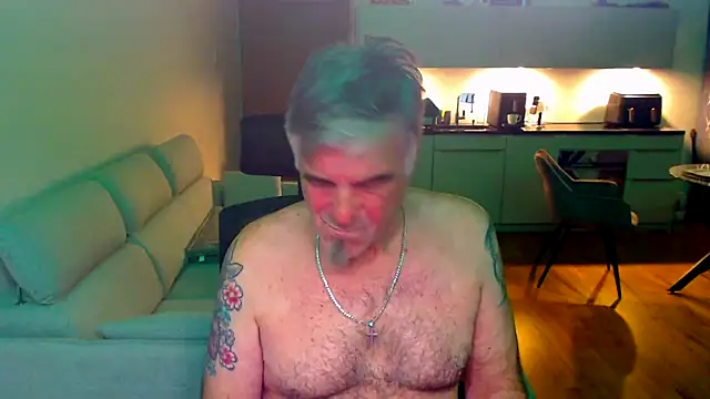 Buidapest online show from 03/25/26, 04:18