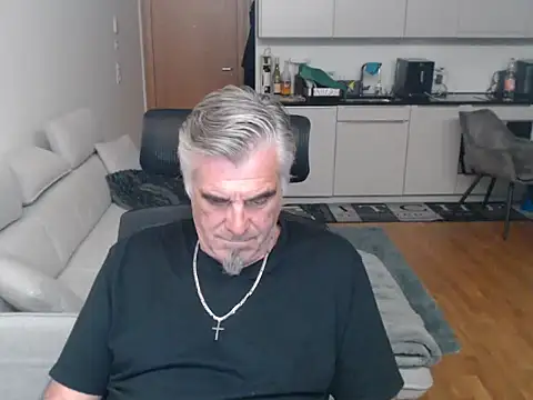 Buidapest online show from 04/28/26, 02:27