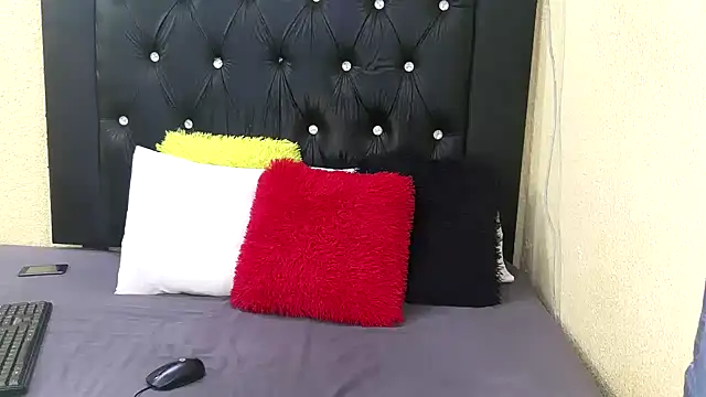 ButtcheeksXX online show from 12/19/25, 12:23