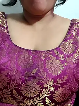 Winter XOXO online show from 12/14/25, 06:01