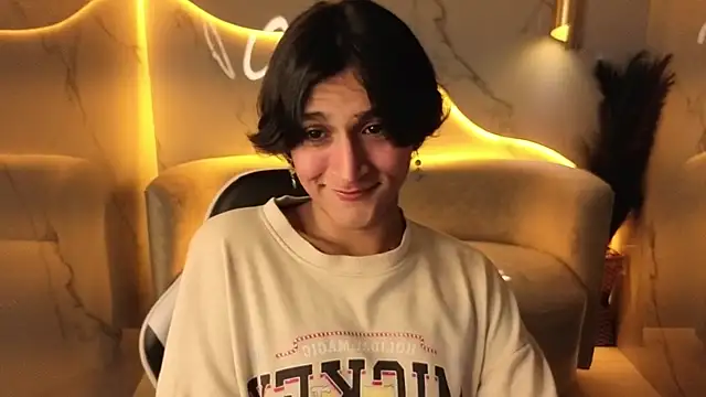 Snapshot of zoe_tp chatting on 11/27/25, 07:49 zoe tp online show from 11/27/25, 07:49