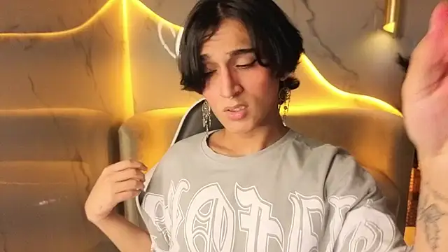 Snapshot of zoe_tp chatting on 12/01/25, 08:03 zoe tp online show from 12/01/25, 08:03