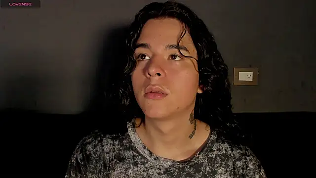 Snapshot of Angel-umbra chatting on 11/29/25, 08:56 Angel-umbra online show from 11/29/25, 08:56