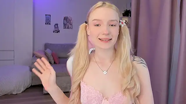 Tiffany Paw online show from 04/24/26, 03:20