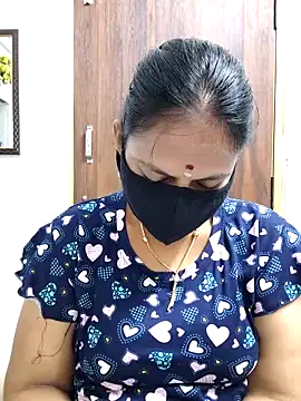 Queen-Neha online show from 04/13/26, 08:42