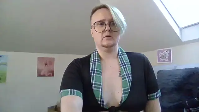 queerlyjaz online show from 12/20/25, 09:44