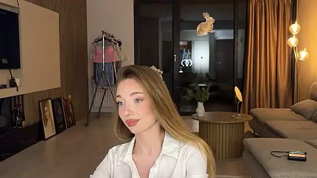 Snapshot of Jolienne chatting on 05/21/26, 08:16 Jolienne online show from 05/21/26, 08:16