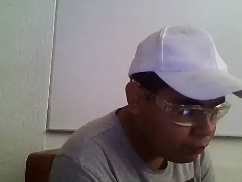 Snapshot of Zombiemuerto chatting on 11/17/25, 08:47 Zombiemuerto online show from 11/17/25, 08:47