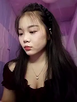 Baa-bee22 online show from 04/15/26, 01:23