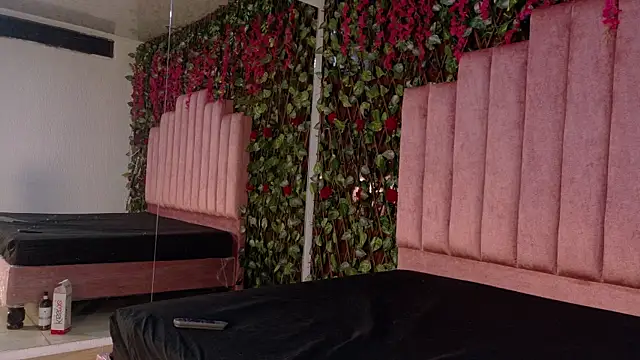 MiaJanss online show from 11/25/25, 03:01