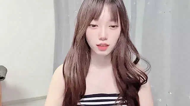 yuyayayu online show from 11/28/25, 03:04