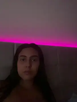 Snapshot of Amandinhaa01 chatting on 11/25/25, 02:50 Amandinhaa01 online show from 11/25/25, 02:50