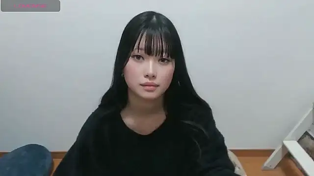 Snapshot of uki-japan chatting on 12/21/25, 12:01 uki-japan online show from 12/21/25, 12:01