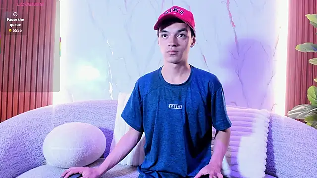 Snapshot of krisstormvg chatting on 11/18/25, 08:13 krisstormvg online show from 11/18/25, 08:13